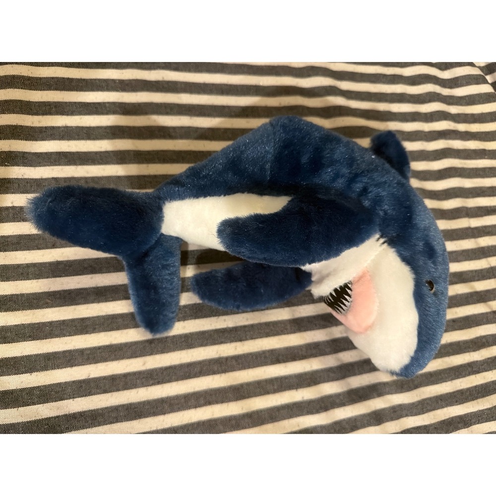 The Petting Zoo Blue Shark Plush Stuffed Animal Soft Toy 2022 004580